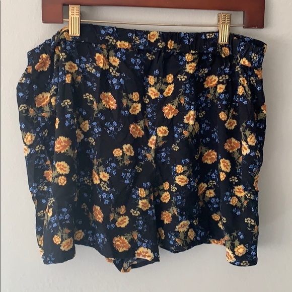 Wild fable floral set, short/ crop top size xl - Picture 7 of 8